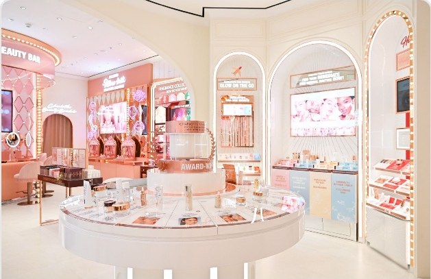 Beauty bar with arched niches and digital displays
